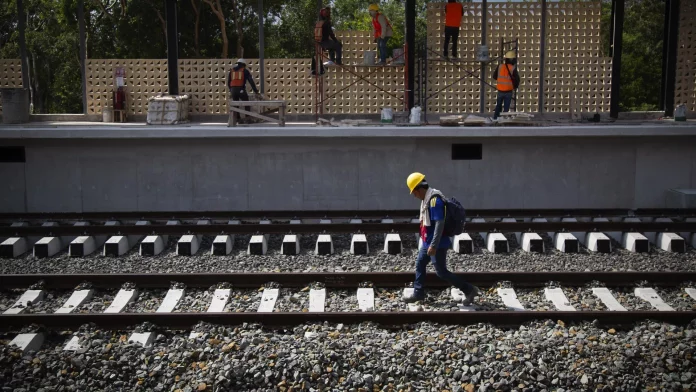 El Gobierno de México impulsa el desarrollo de los trenes de pasajeros en el país. - Sputnik Mundo, 1920, 18.01.2024