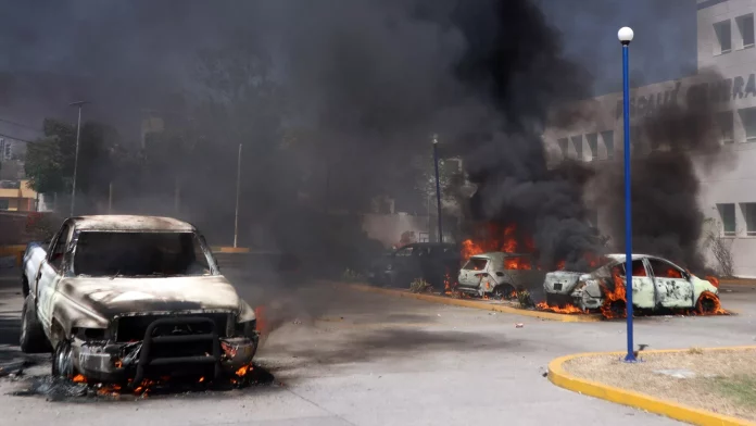 Las protestas en Guerrero, al sur de México, han aumentado tras el asesinato de Yanqui Kothan Gómez Peralta, estudiante de la Escuela Normal Rural 'Raúl Isidro Burgos', de Ayotzinapa. - Sputnik Mundo, 1920, 13.03.2024
