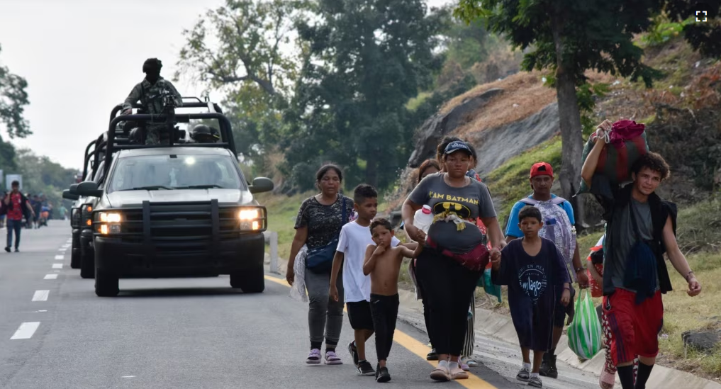 Caravana de migrantes se enfrenta a la Guardia Nacional en el sur de ...