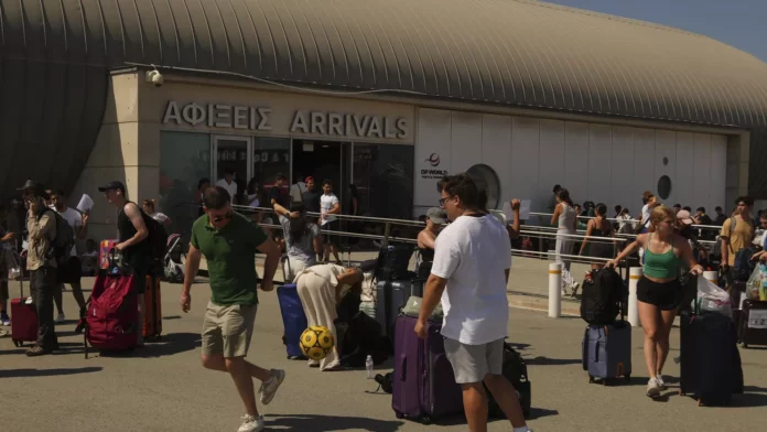 Evacuaciones desde Israel a Chipre - Sputnik Mundo, 1920, 23.06.2025