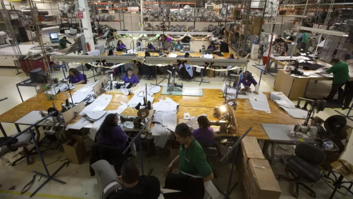 Los comercios fronterizos pasan por momentos complicados desde el segundo mandato de Trump. - Sputnik Mundo, 1920, 29.08.2025