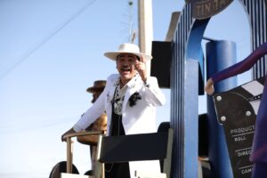 Disfrutan Cuarto Gran Desfile de la Ciudad por el 366 aniversario de Juárez 17 693f25b38ad0f 693f25b38ad10