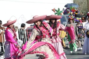 Disfrutan Cuarto Gran Desfile de la Ciudad por el 366 aniversario de Juárez 1 693f5cce504ac 693f5cce504ad
