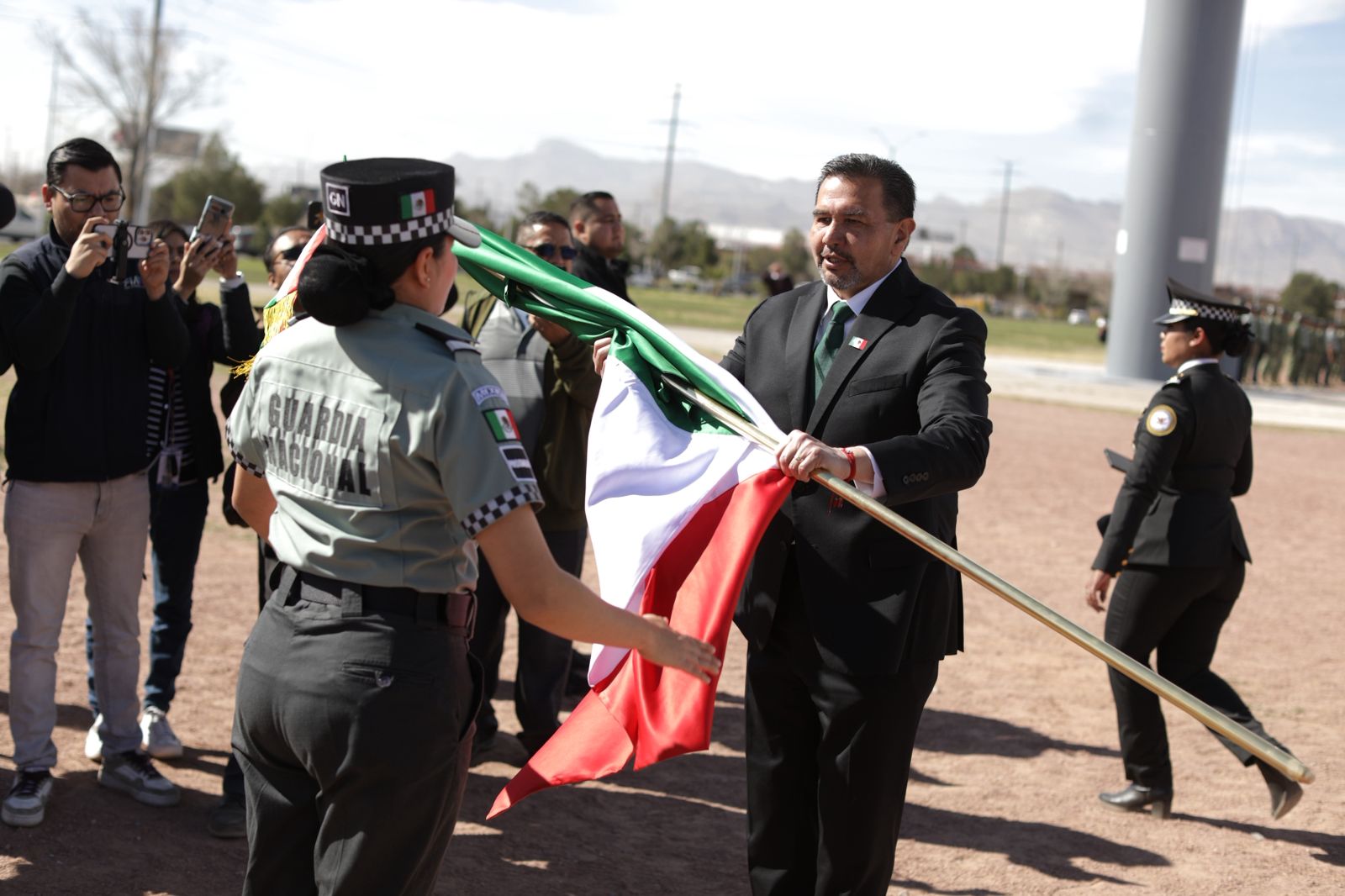 Conmemoran en Juárez el Día de la Bandera con incineración y ...