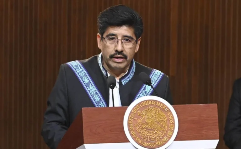 Niega Hugo Aguilar actitudes de soberbia tras video donde le limpian los zapatos