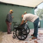 Entrega Alex Pérez sillas de ruedas a personas con movilidad reducida en el suroriente de Juárez 5 WhatsApp Image 2026 02 05 at 10.48.59 AM 4