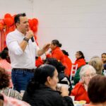 Celebra Marco Bonilla Día de San Valentín con adultos mayores de clubes del Abuelo 2 a8a51102 76ad 4b7f 9592 9eb323b180a4