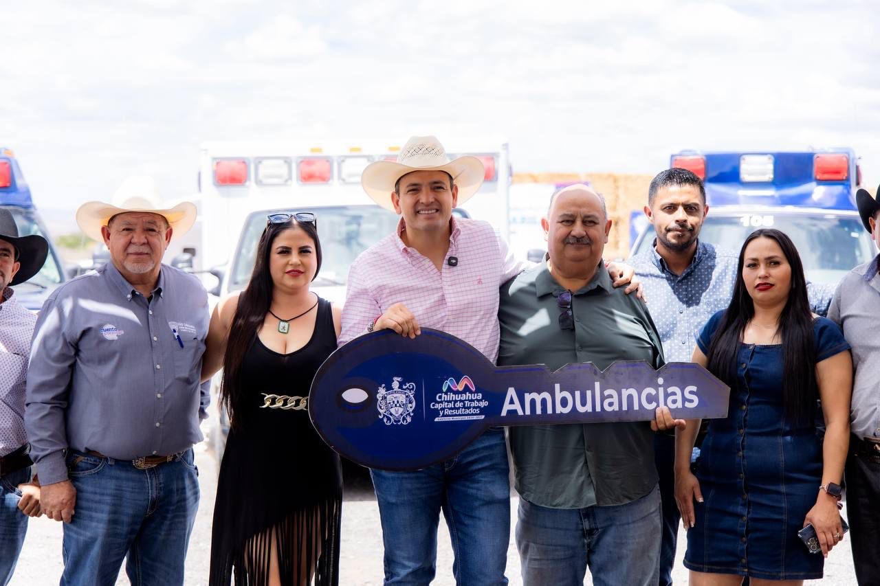 Entrega Marco Bonilla camiones escolares y ambulancias en zona rural de ...
