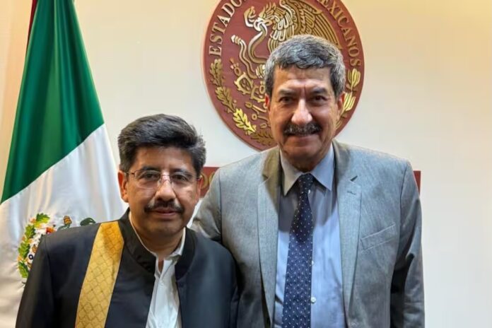 Javier Corral con Hugo Aguilar Ortiz