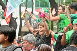 Festejan aficionados triunfo de México en el Ángel de la Independencia 19 WhatsApp Image 2026 06 11 at 15.49.43
