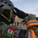Encabeza Sheinbaum izamiento de bandera en memoria de víctimas de los sismos de 1985 y 2017 9 190926 CSP IZAMIENTO DE BANDERA EN MEMORIA DE VICTIMAS DE LOS SISMOS DE 1985 Y 2017 5