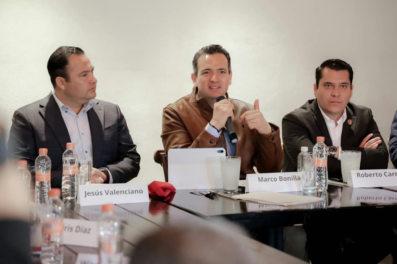 Marco Bonilla escucha propuestas de sectores productivos y sociales en Saucillo